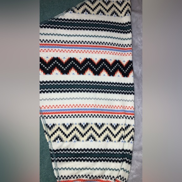 7th Ray Green Sweater with Tribal Patterned Sleeves - Picture 3 of 3